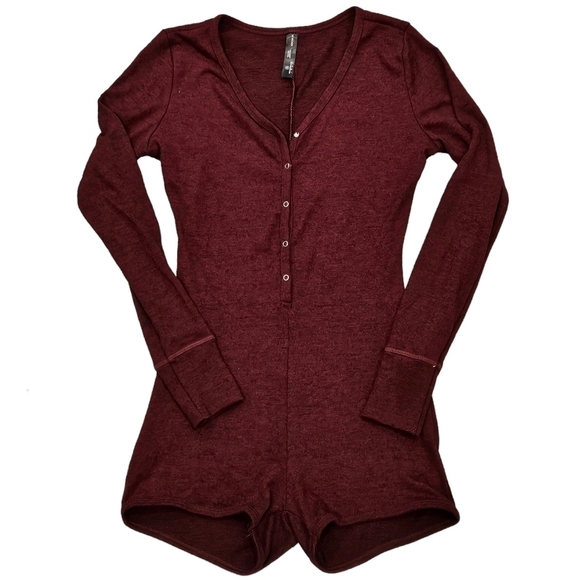 NEW Be Wicked Nala Lounge Long Sleeve Romper Burgundy PJs XL X Large Yandy - Picture 2 of 5